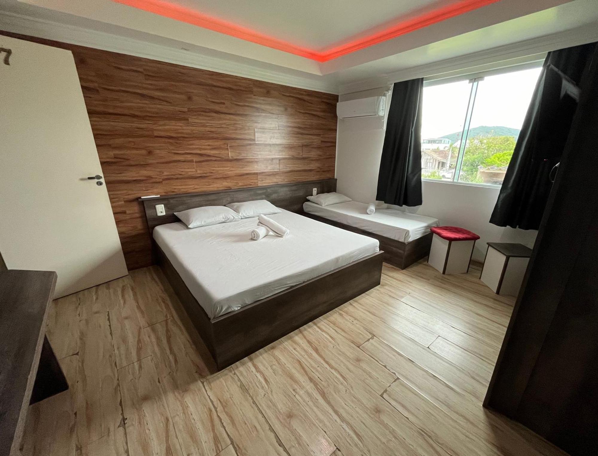 Savanna Suites - Beto Carrero Penha  Bagian luar foto